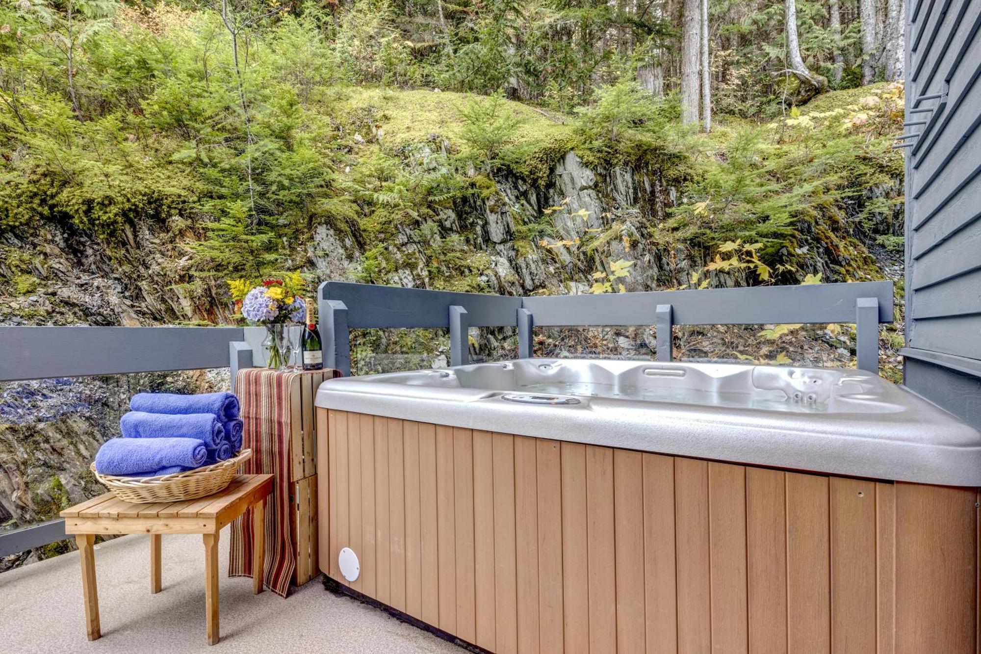 Northern Lights 21 ウィスラー エクステリア 写真